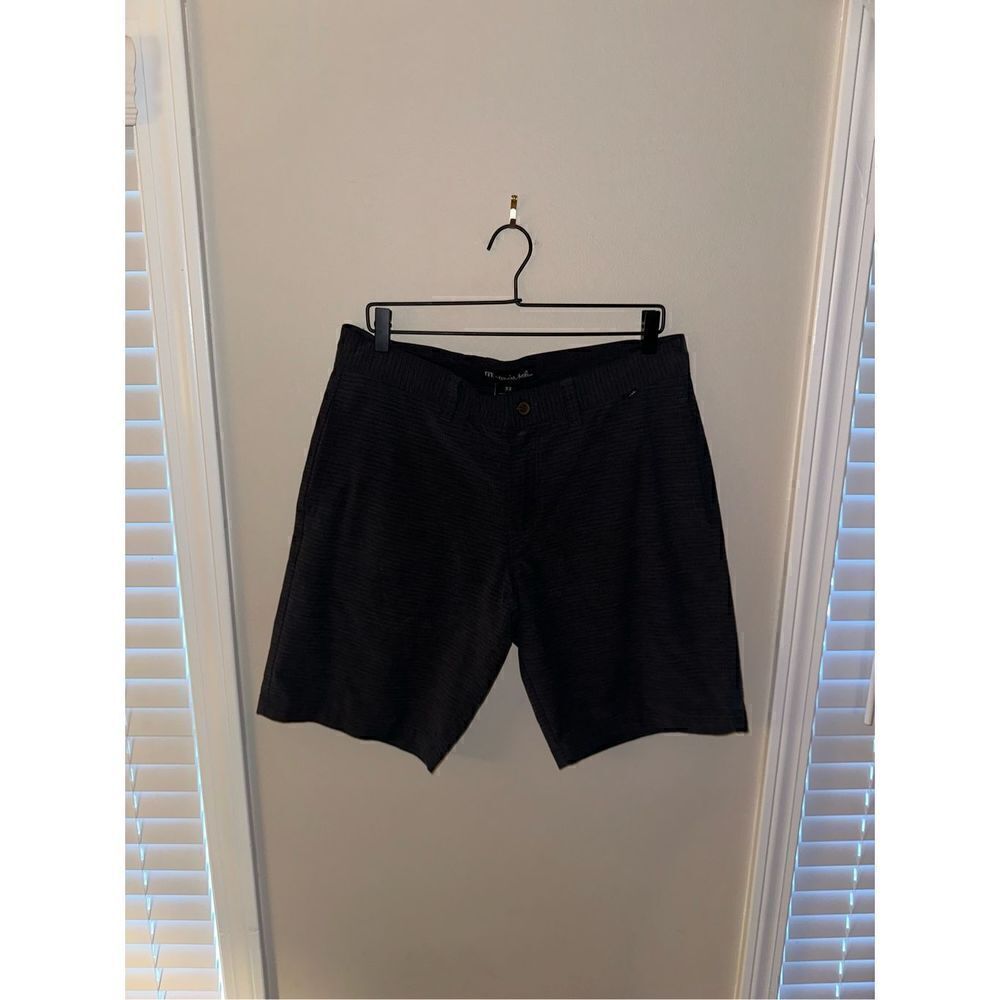 Travis Mathew Men's Grey Golf Shorts Size 33